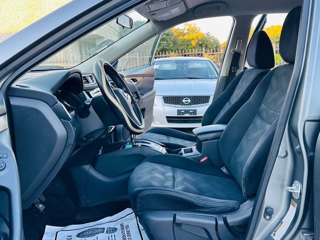 2016 Nissan Rogue Image 13