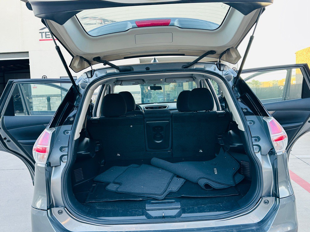 2016 Nissan Rogue Image 18