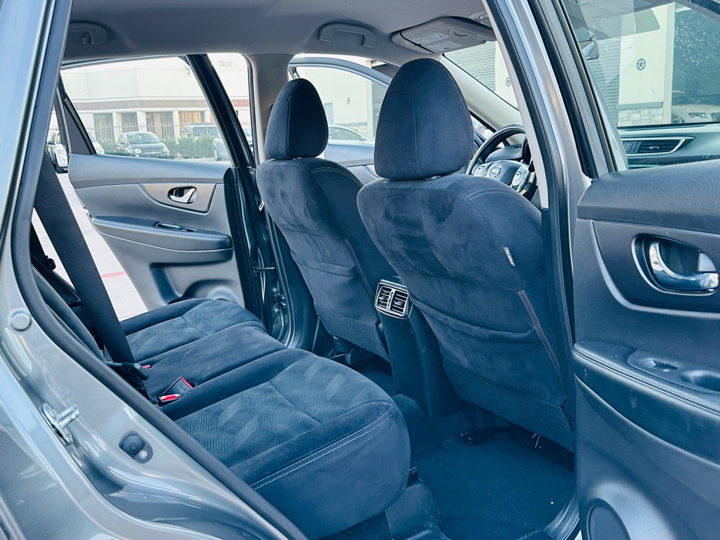 2016 Nissan Rogue Image 19