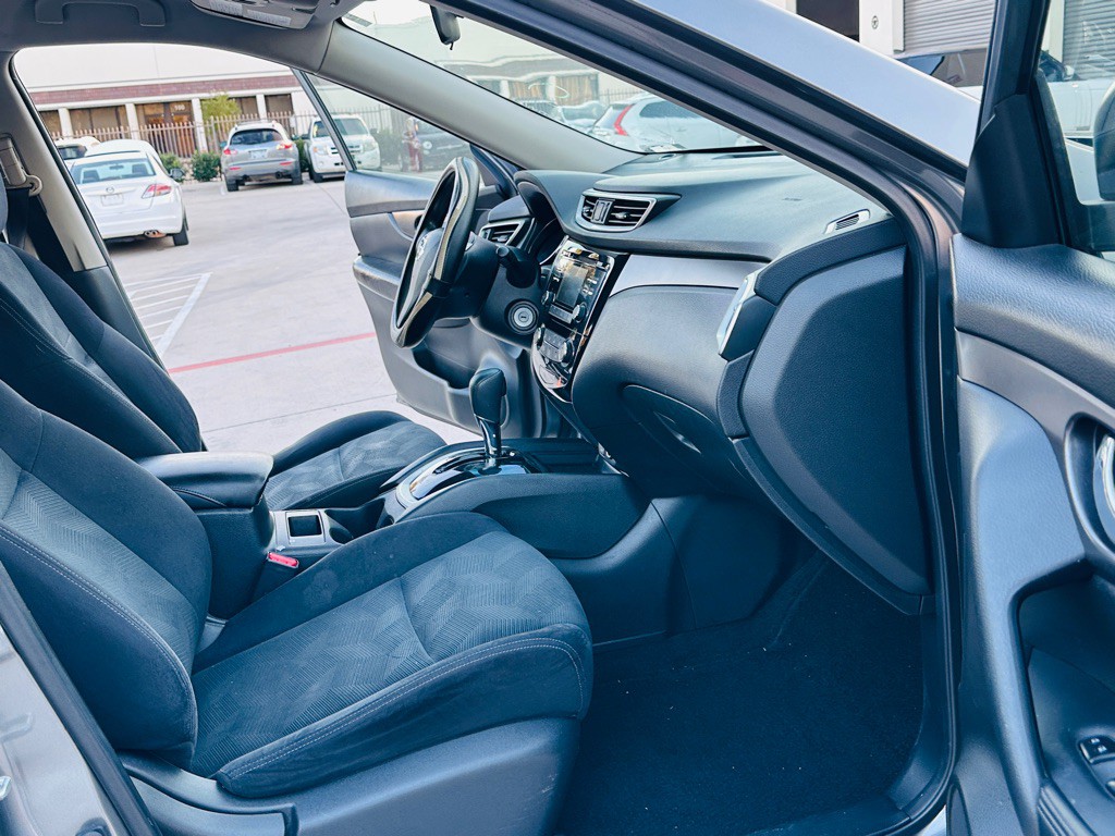 2016 Nissan Rogue Image 21