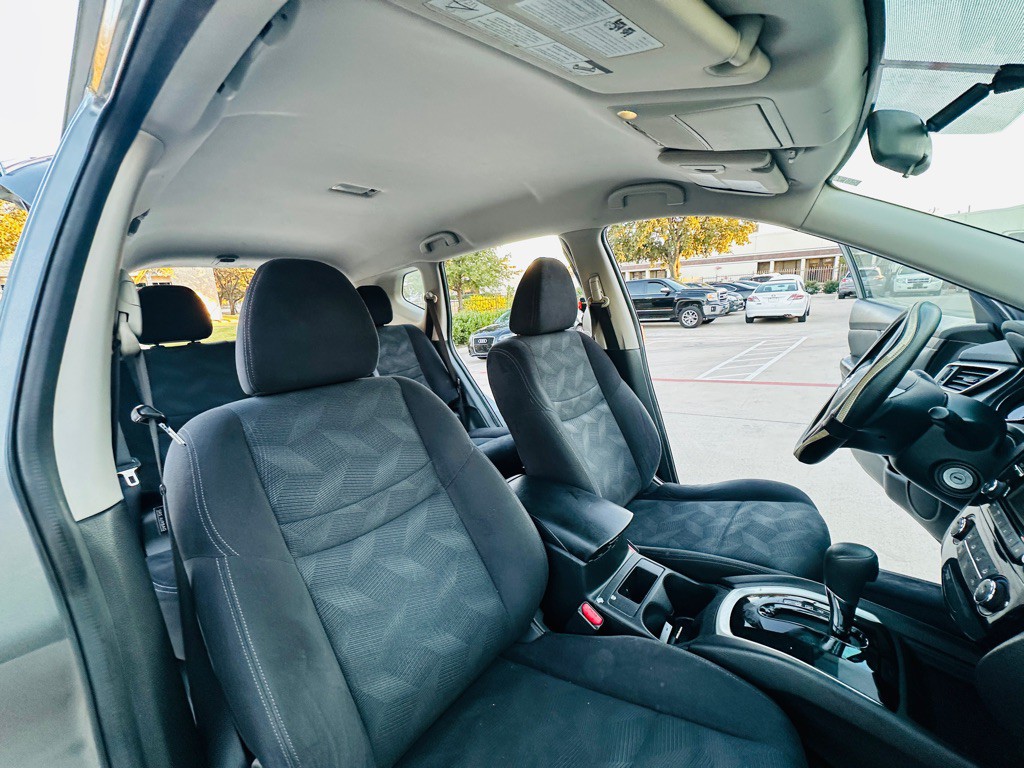 2016 Nissan Rogue Image 23