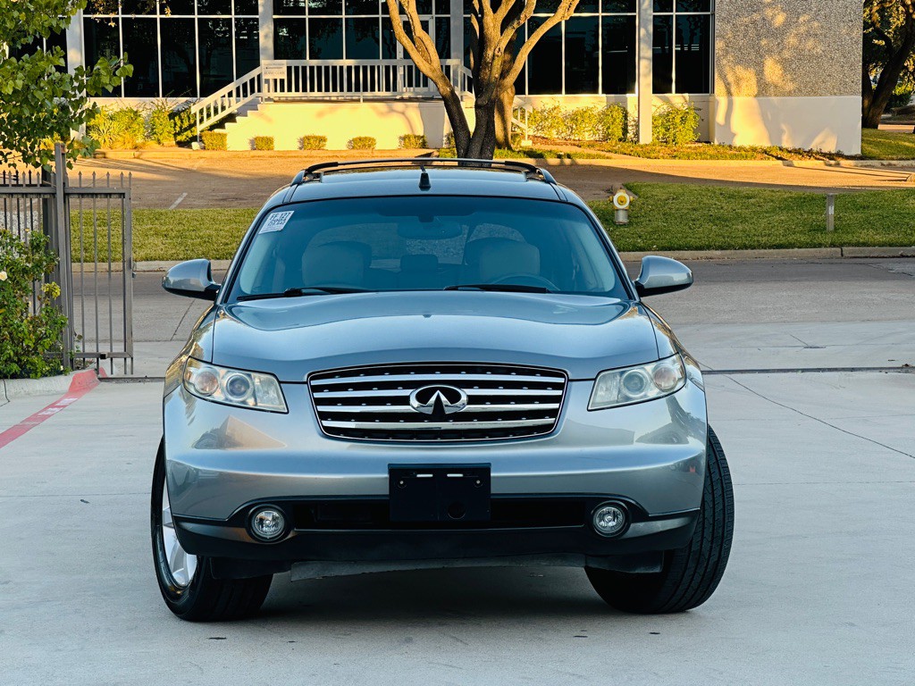 2004 INFINITI FX35 Image 3