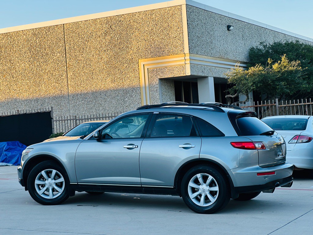 2004 INFINITI FX35 Image 8