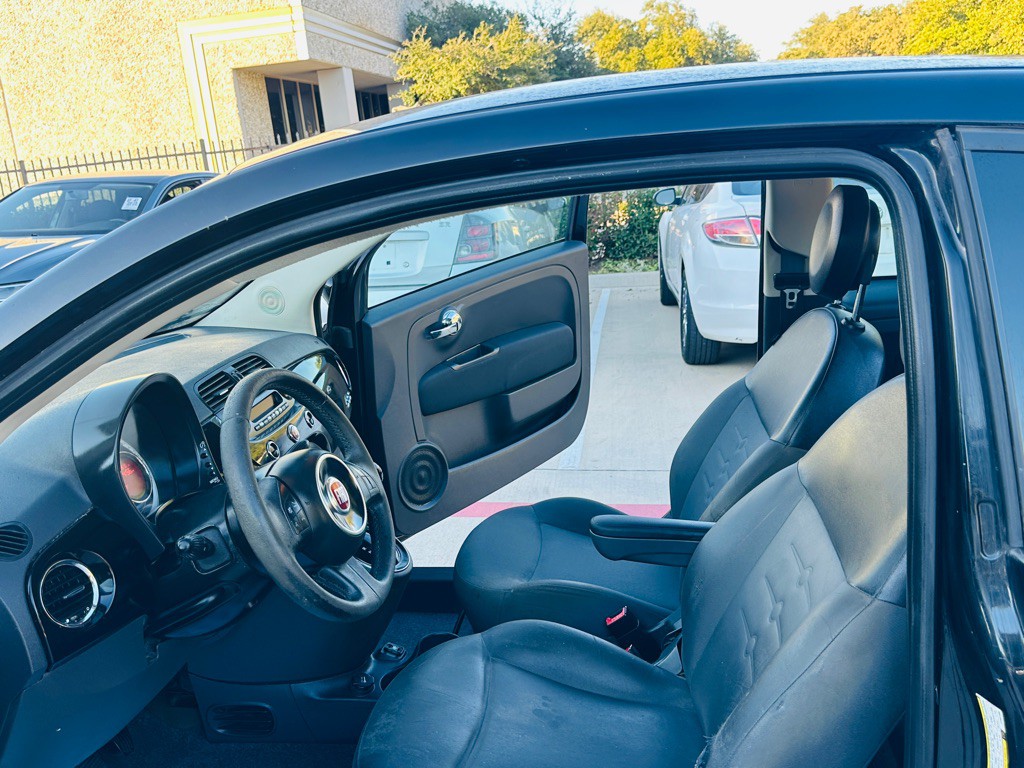 2015 FIAT 500 Image 10