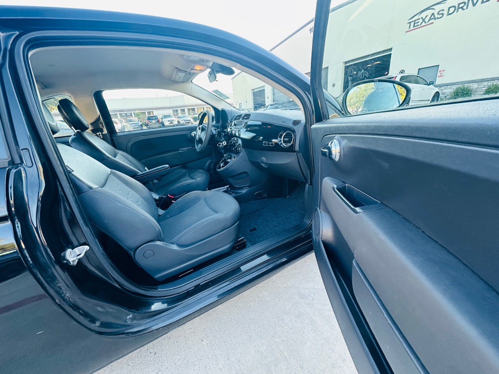 2015 FIAT 500 Image 15