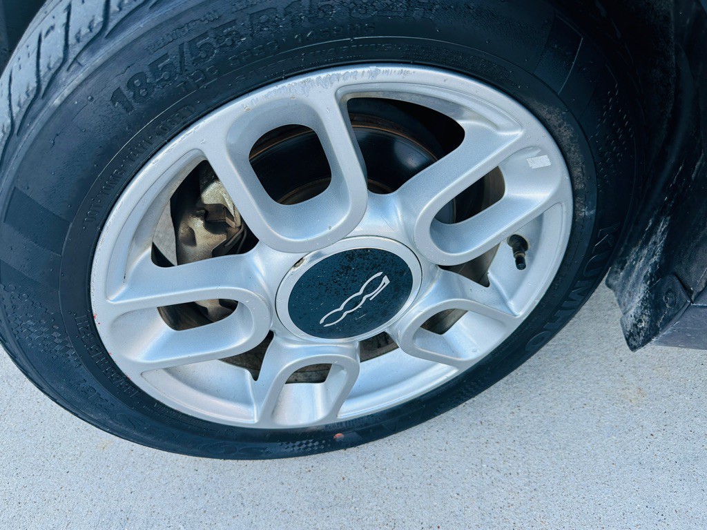 2015 FIAT 500 Image 20