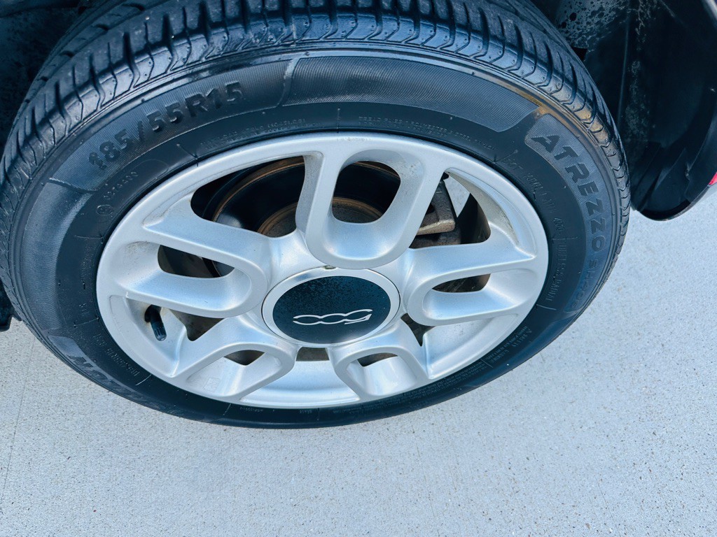 2015 FIAT 500 Image 21