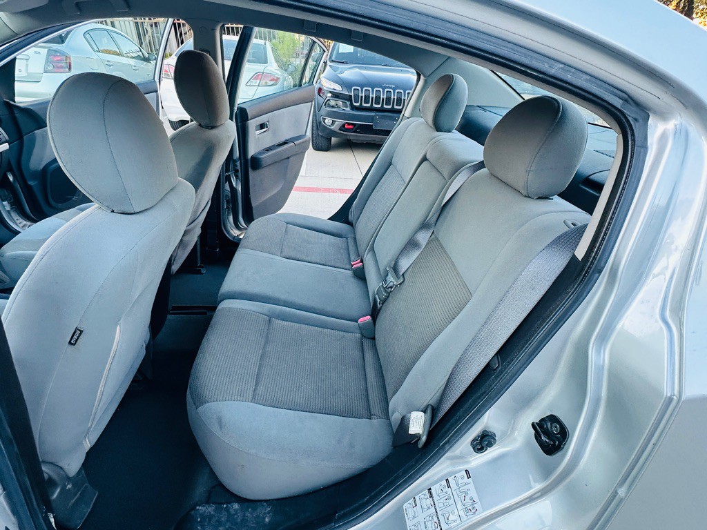 2011 Nissan Sentra Image 16
