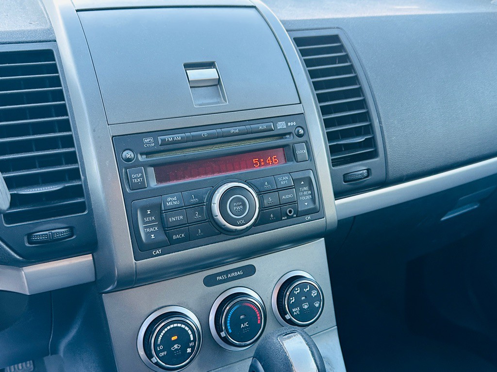 2011 Nissan Sentra Image 25