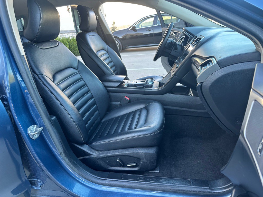 2019 Ford Fusion Image 24