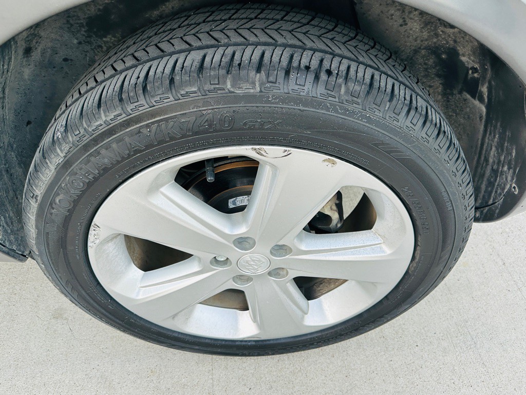 2016 Buick Enclave Image 32