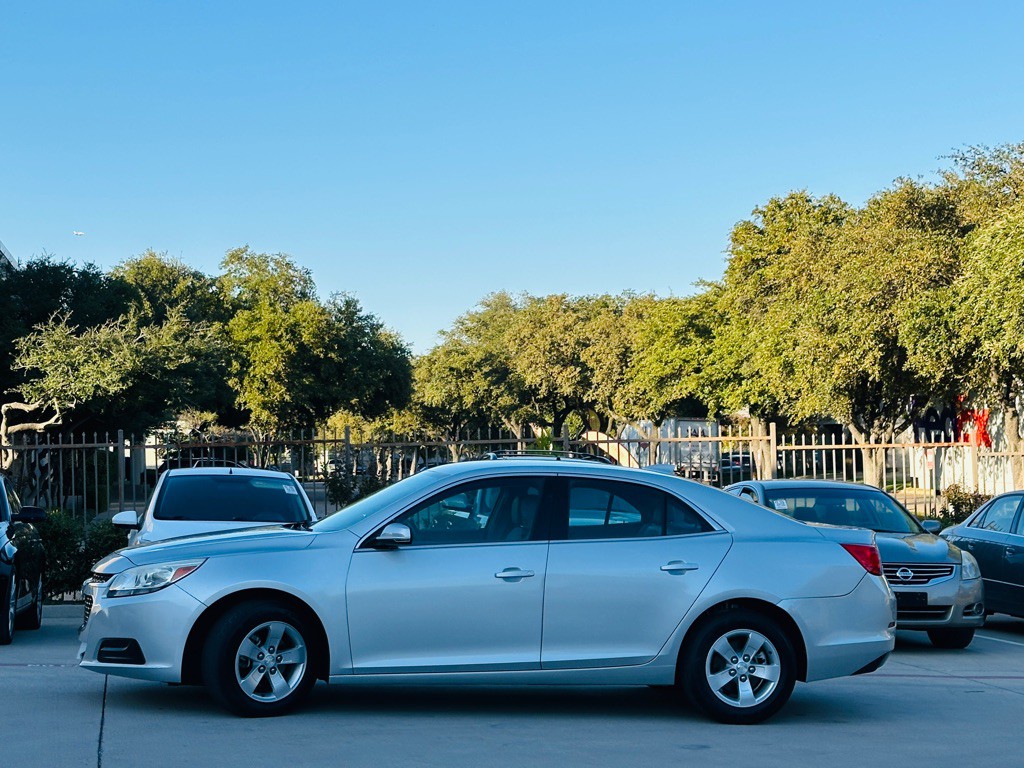 2016 Chevrolet Malibu Image 6