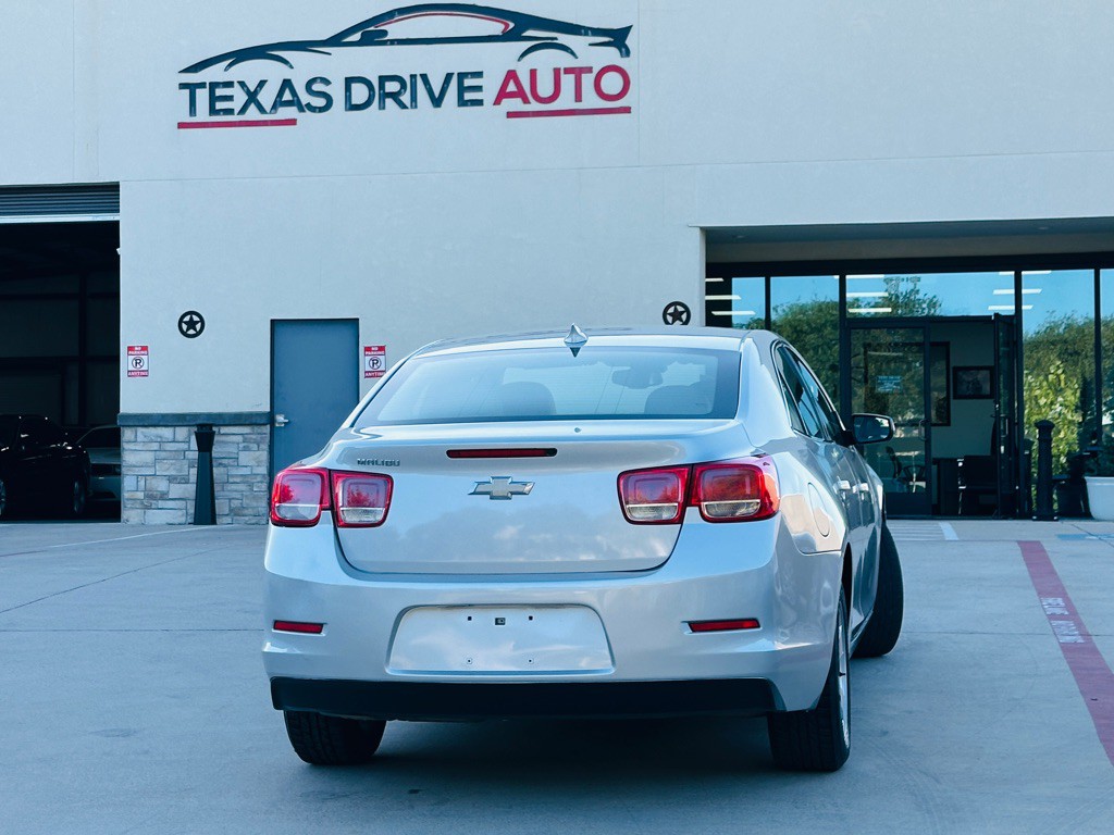 2016 Chevrolet Malibu Image 9