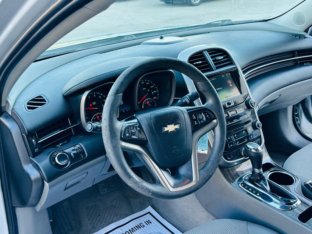 2016 Chevrolet Malibu Image 13