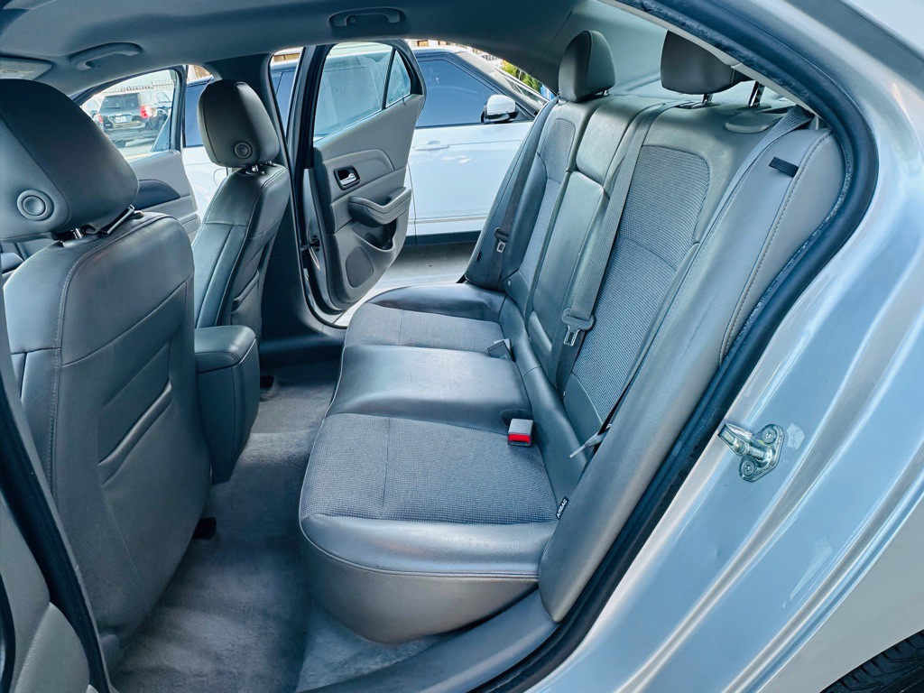 2016 Chevrolet Malibu Image 17