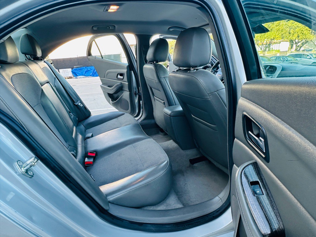 2016 Chevrolet Malibu Image 18