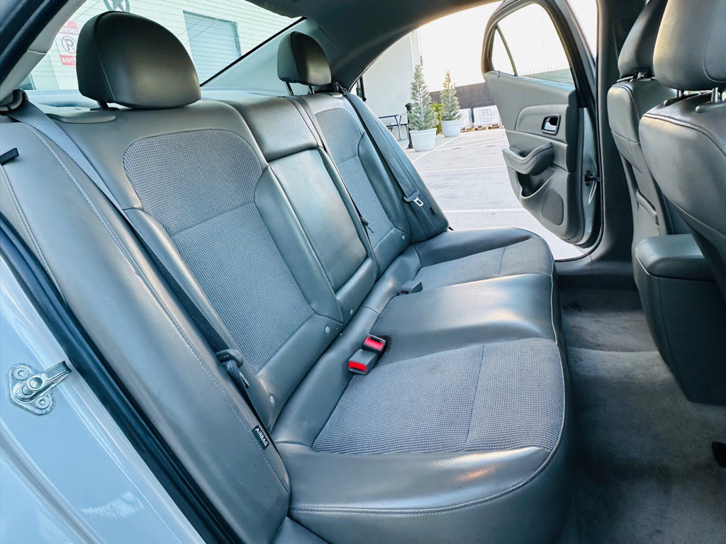 2016 Chevrolet Malibu Image 19