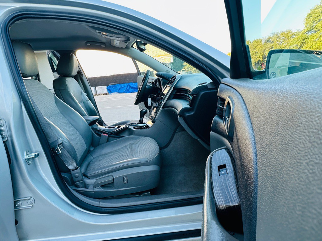 2016 Chevrolet Malibu Image 20