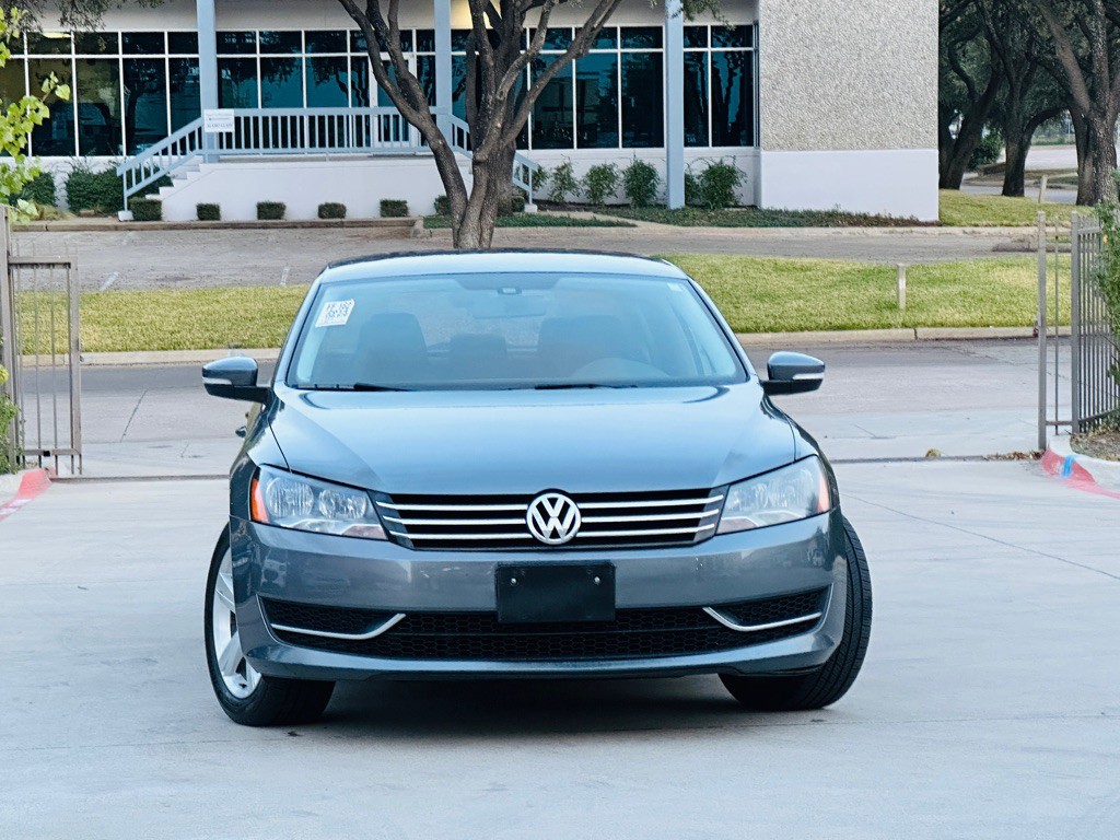 2014 Volkswagen Passat Image 2
