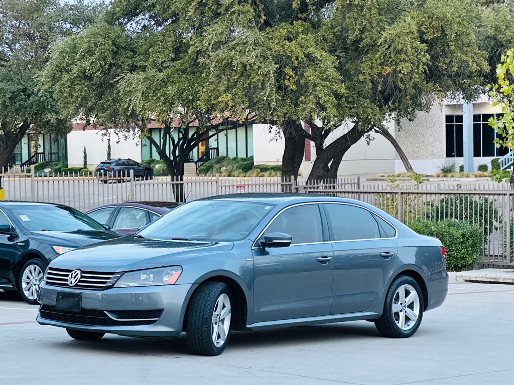 2014 Volkswagen Passat Image 4