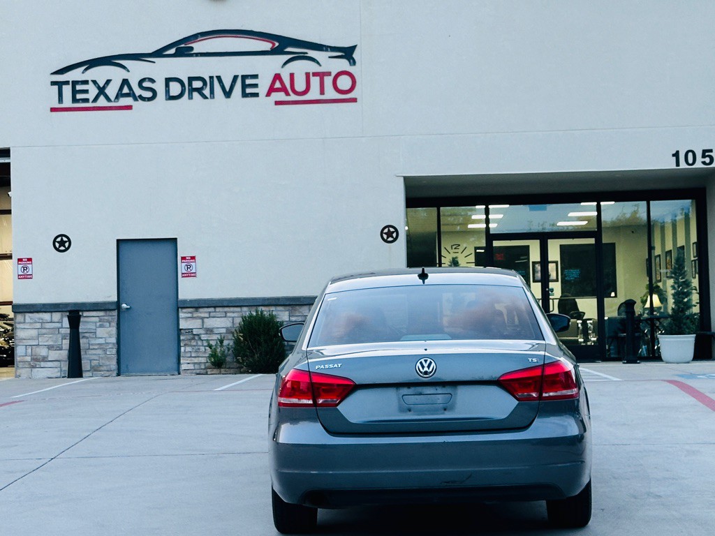 2014 Volkswagen Passat Image 11