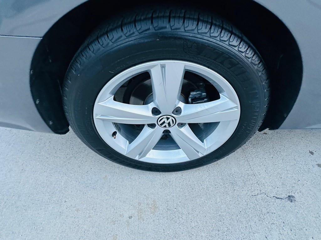 2014 Volkswagen Passat Image 26