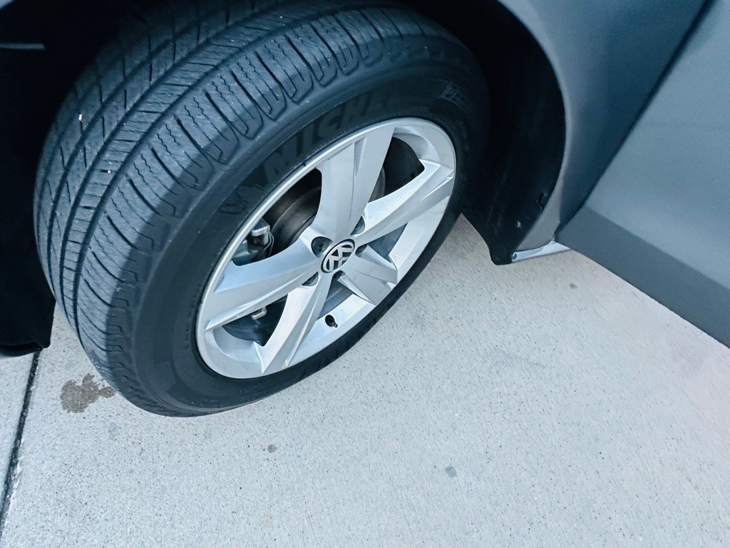 2014 Volkswagen Passat Image 28