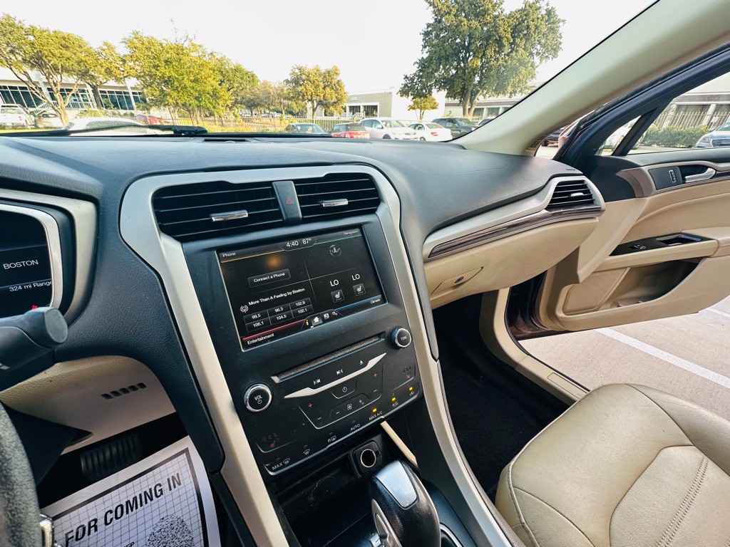 2015 Ford Fusion Image 24