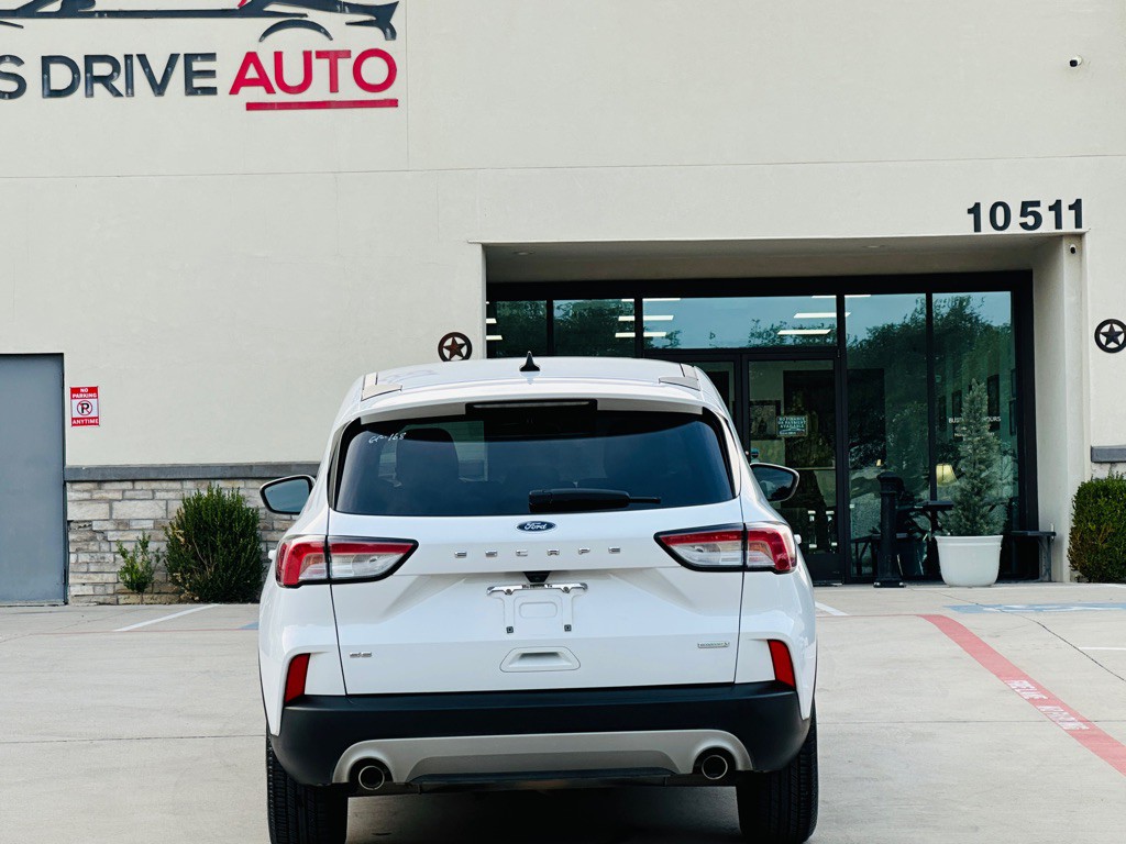 2020 Ford Escape Image 10