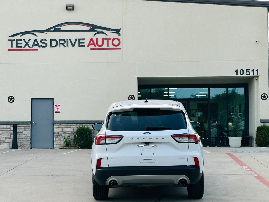 2020 Ford Escape Image 11