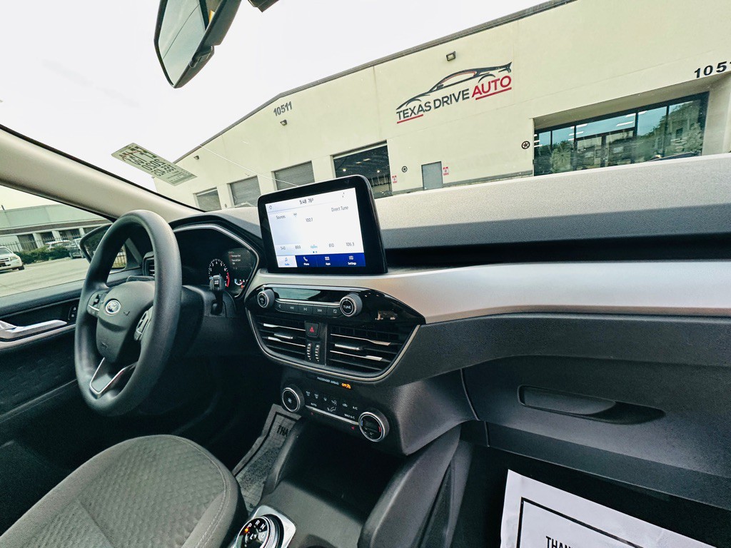 2020 Ford Escape Image 32