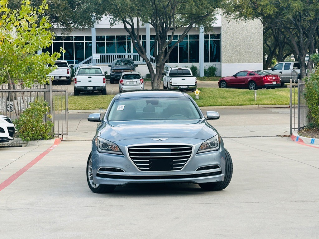 2015 Hyundai Genesis Image 2
