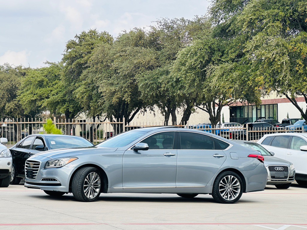 2015 Hyundai Genesis Image 5