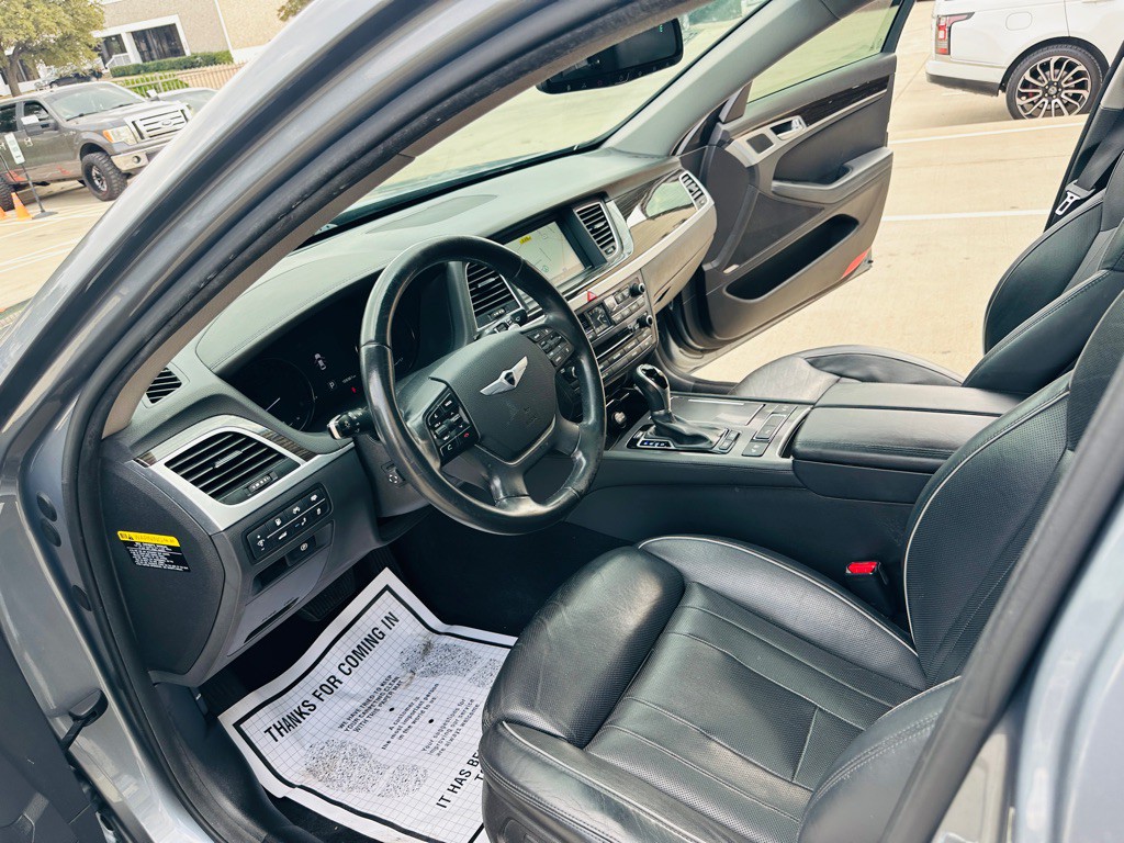 2015 Hyundai Genesis Image 14
