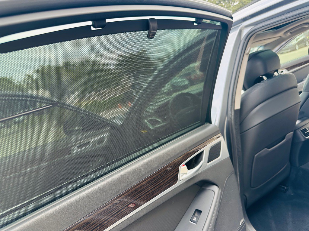 2015 Hyundai Genesis Image 18