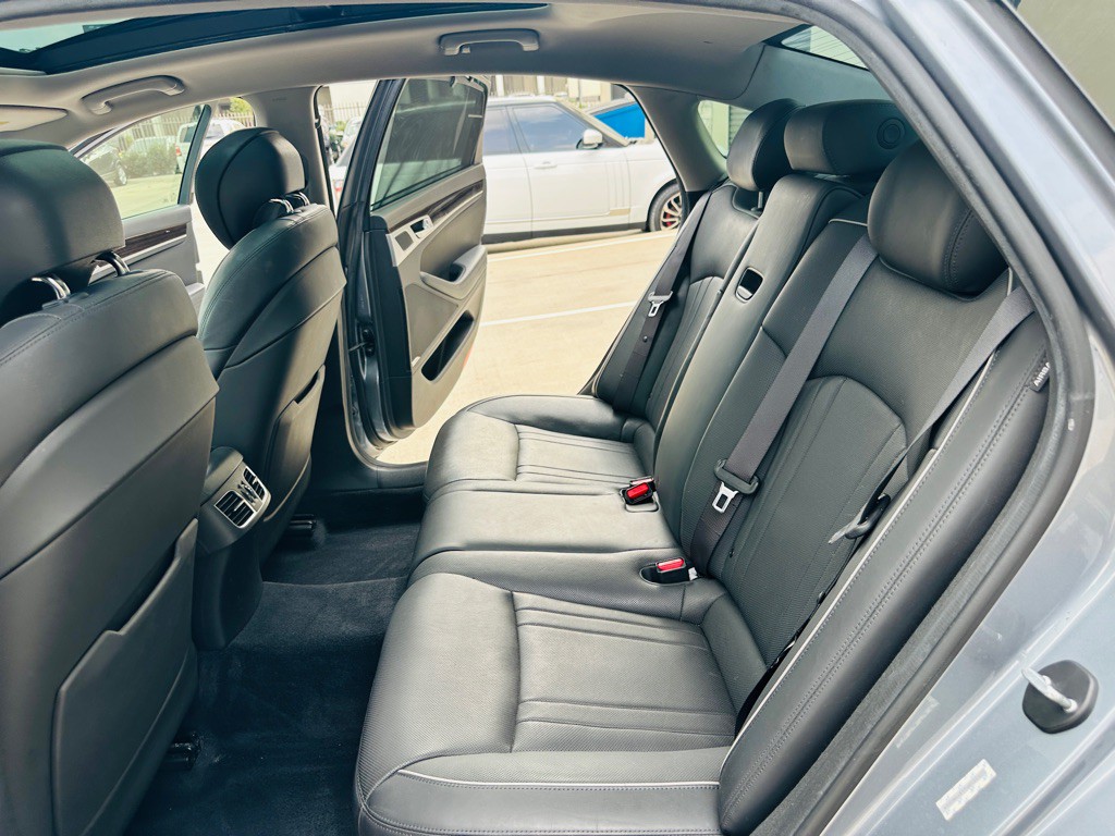 2015 Hyundai Genesis Image 20