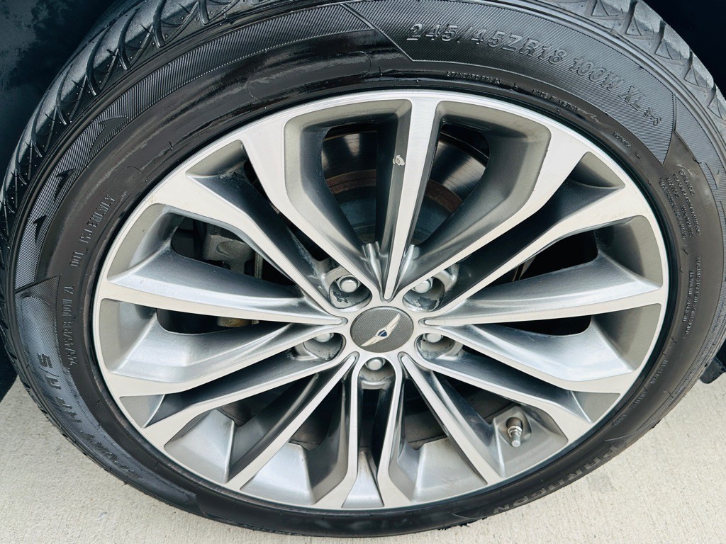 2015 Hyundai Genesis Image 34