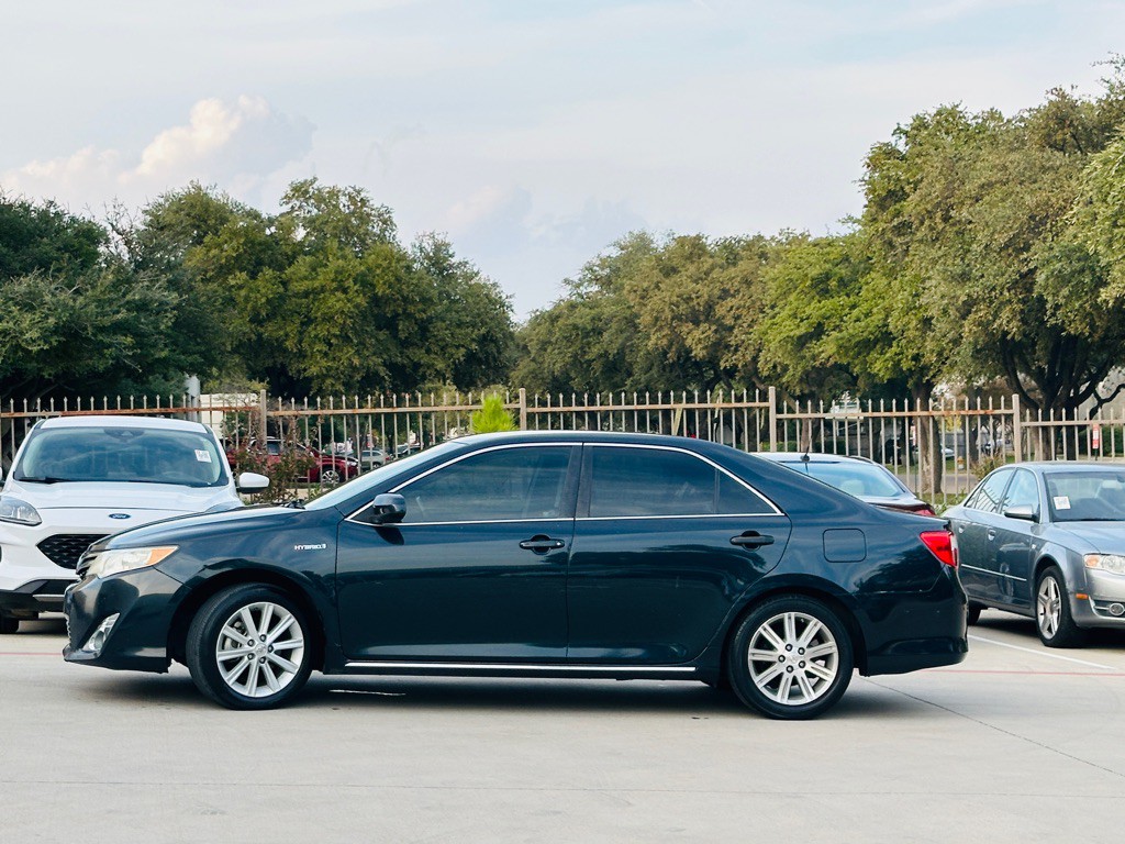 2013 Toyota Camry Image 6