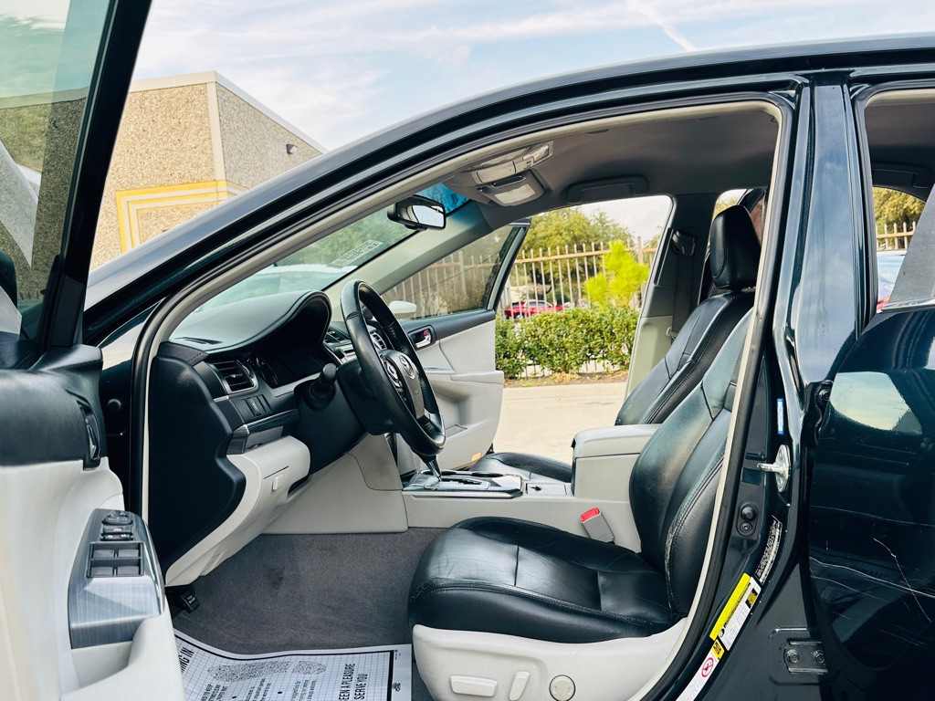 2013 Toyota Camry Image 14