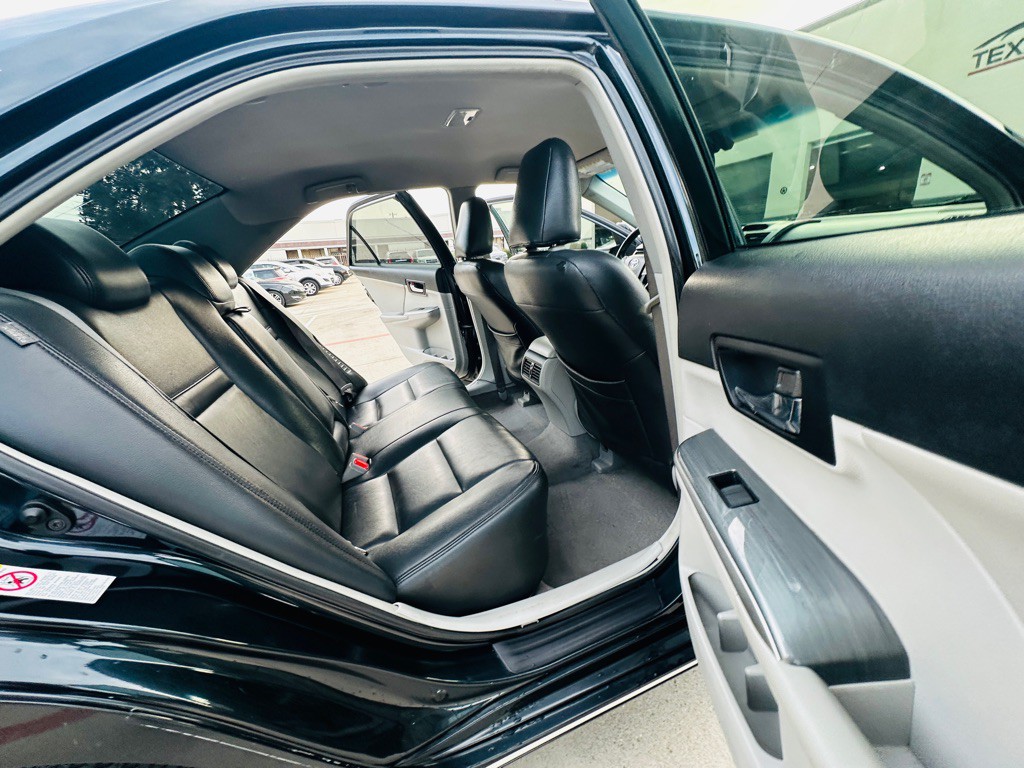 2013 Toyota Camry Image 20