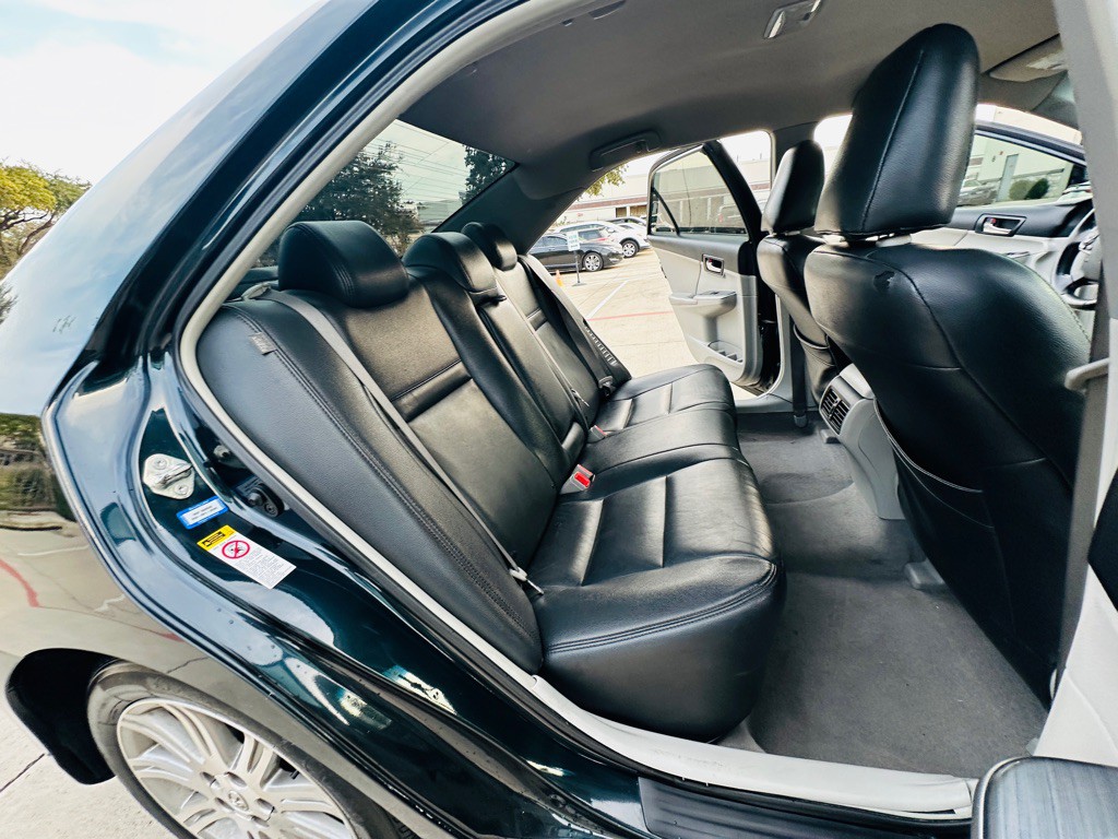 2013 Toyota Camry Image 21