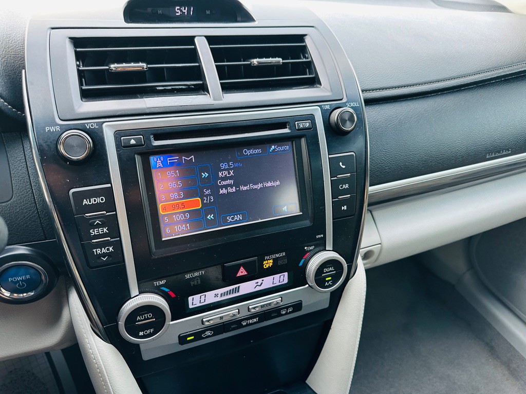 2013 Toyota Camry Image 27