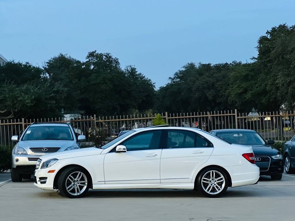 2013 Mercedes-Benz C-Class Image 6