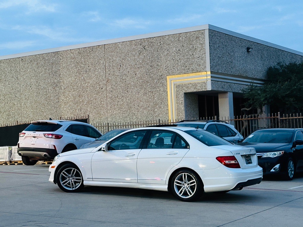 2013 Mercedes-Benz C-Class Image 8