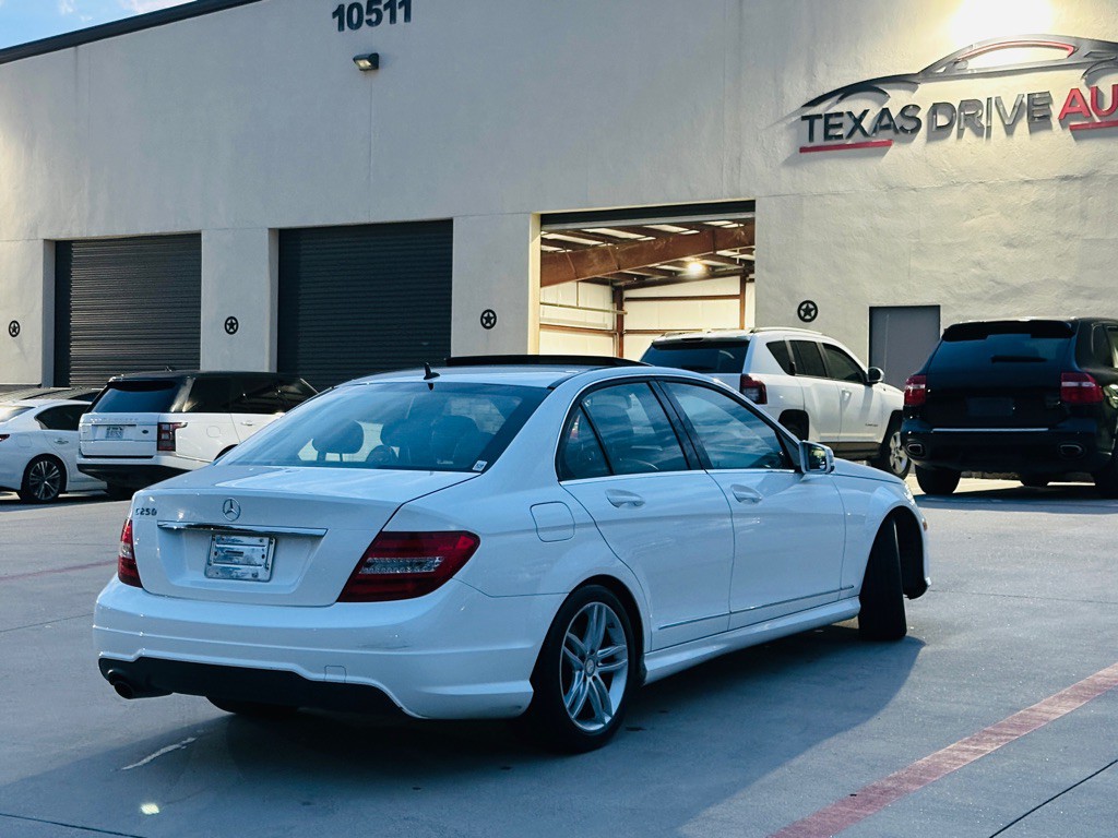 2013 Mercedes-Benz C-Class Image 12