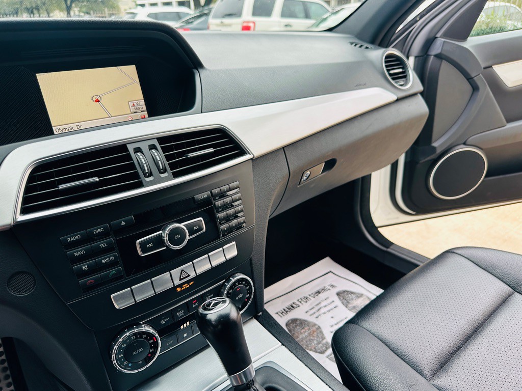 2013 Mercedes-Benz C-Class Image 16