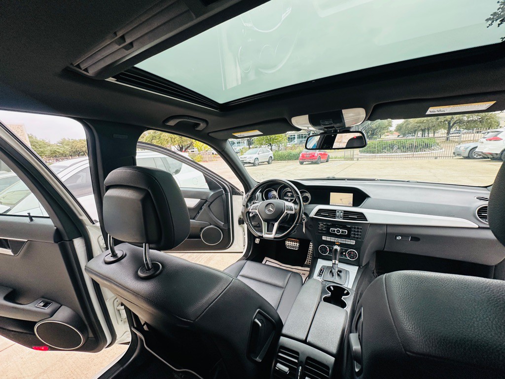 2013 Mercedes-Benz C-Class Image 24