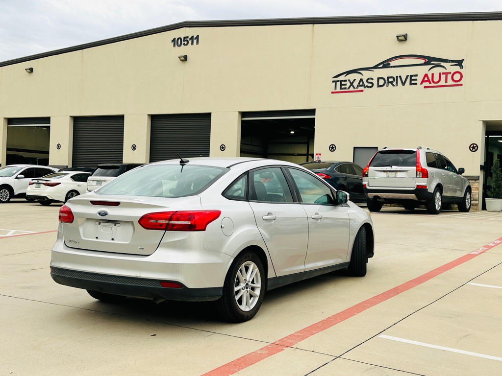 2017 Ford Focus Image 13