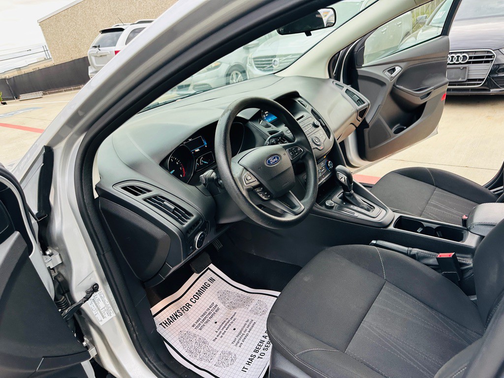 2017 Ford Focus Image 17