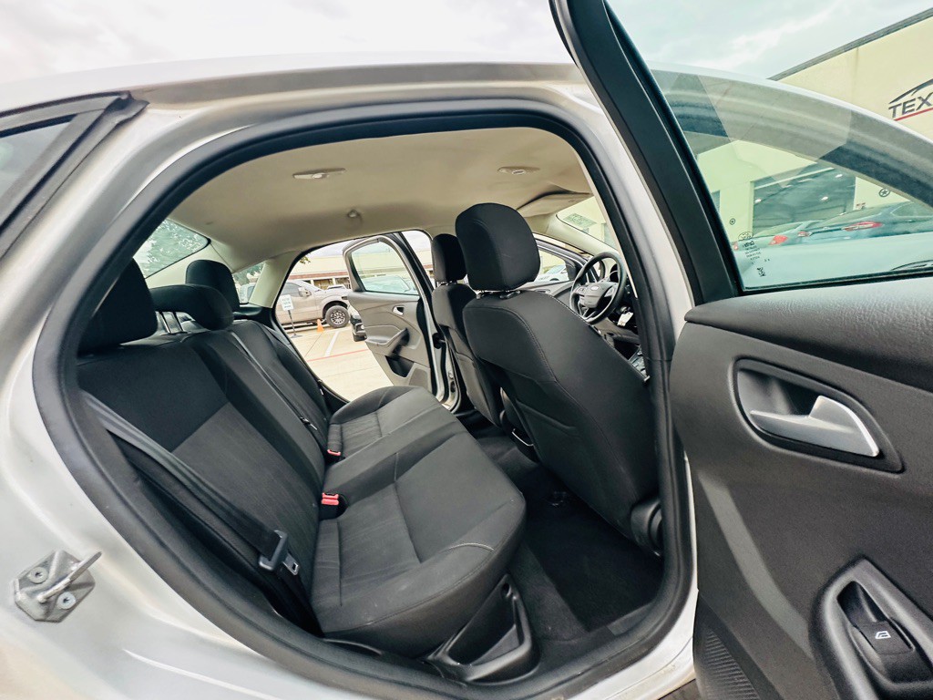 2017 Ford Focus Image 24